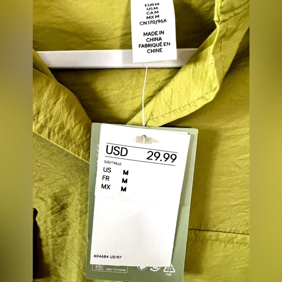 H & M OVERSIZED ASYMMETRICAL HEM BUTTON DOWN BLOUSE NWT - Picture 3 of 7